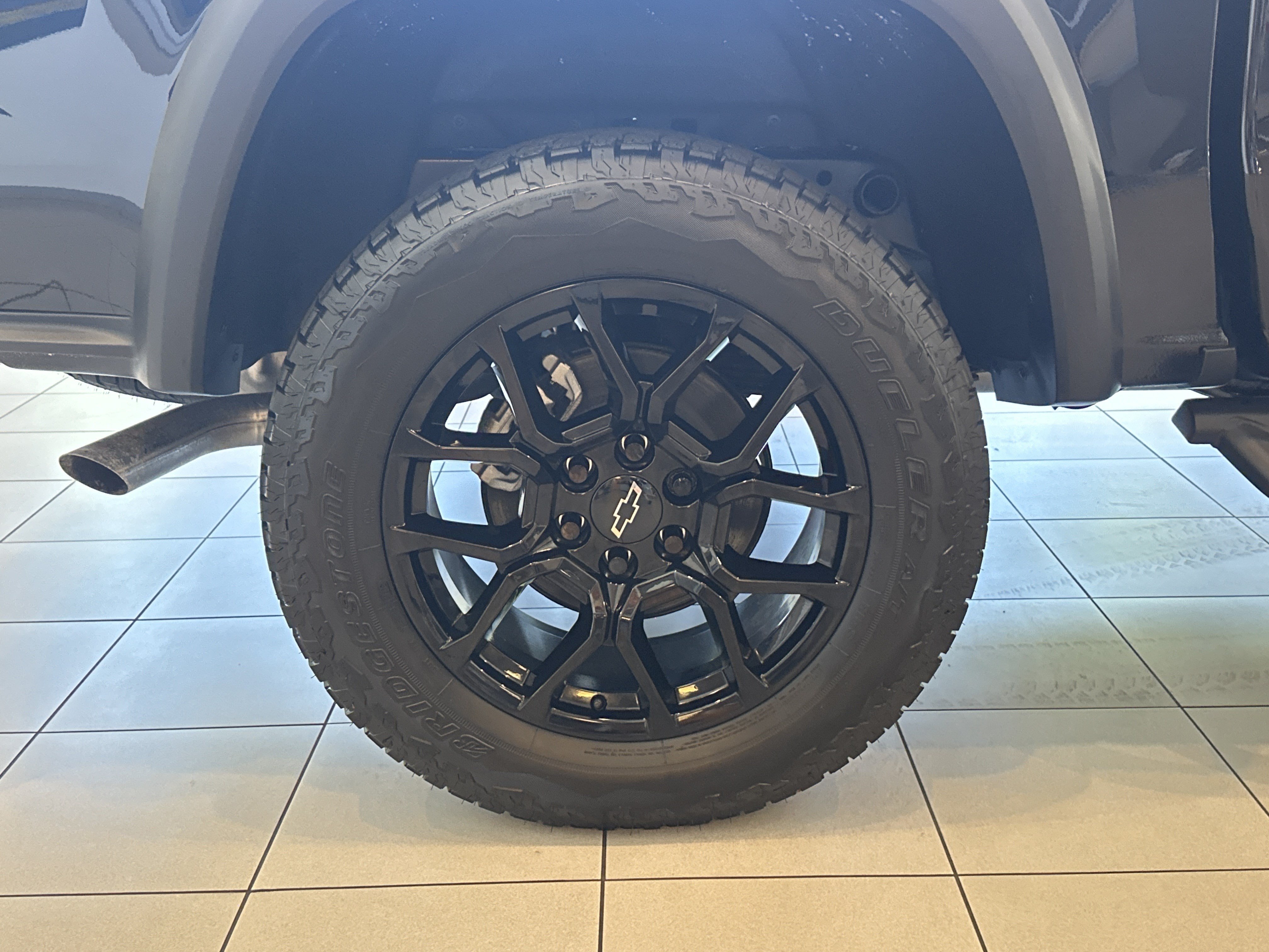New 2026 Chevrolet Colorado Trail Boss w/ Off-Road Front Bumper Package AWD/4WD image 17
