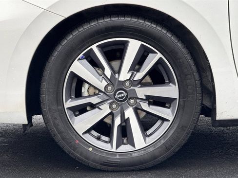 Used 2023 Nissan Versa SV image 14