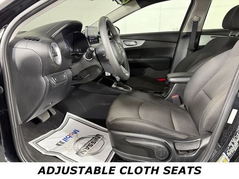Used 2023 Kia Forte LX image 9