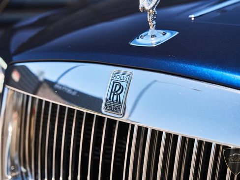 Used 2017 Rolls-Royce Wraith RWD image 9