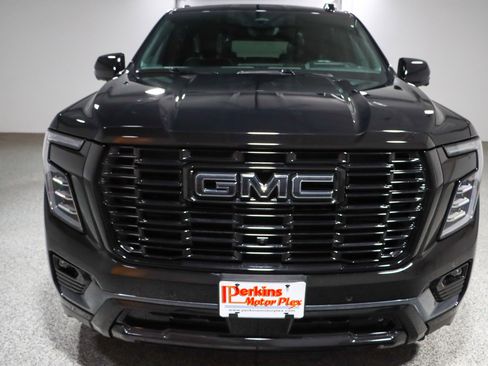 Used 2025 GMC Yukon Denali Ultimate AWD/4WD image 4
