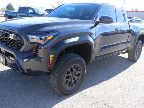 Used 2025 Toyota Tacoma PreRunner w/ TRD Prerunner Upgrade Package image 3