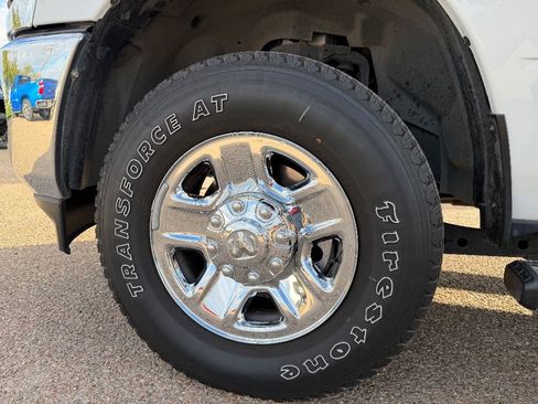 Used 2024 RAM 2500 Tradesman w/ Chrome Appearance Group image 14