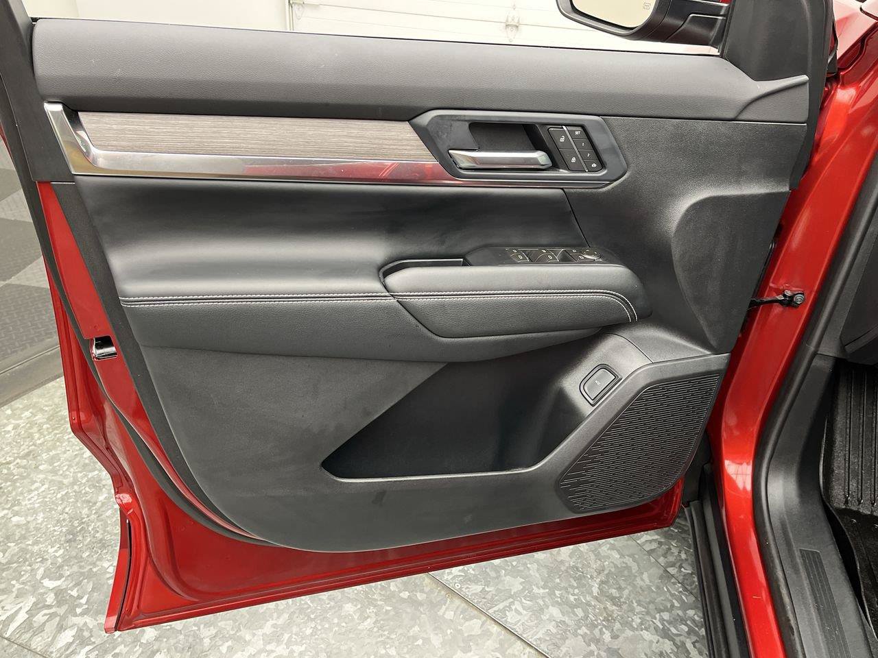 Certified 2026 GMC Terrain Denali AWD/4WD image 9