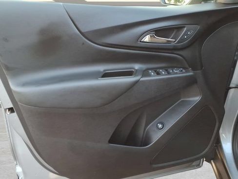 Used 2024 Chevrolet Equinox LT FWD image 14