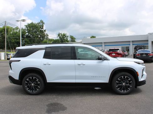 New 2026 Chevrolet Traverse LT w/ Enhanced Driving Package FWD image 11
