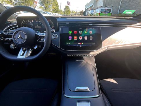 New 2026 Mercedes-Benz E 53 AMG e 4MATIC Sedan image 5