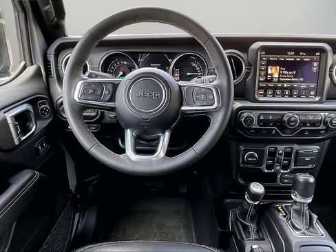 Used 2023 Jeep Wrangler Unlimited Sahara w/ Cold Weather Group AWD/4WD image 12