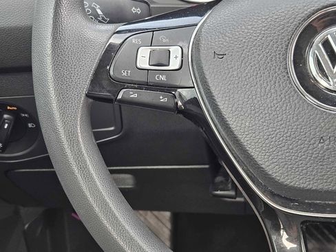 Used 2018 Volkswagen Tiguan S image 26