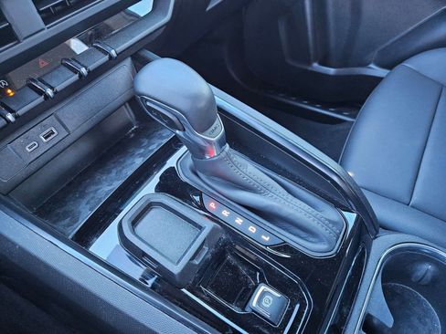 Used 2024 GMC Canyon Elevation w/ Elevation Premium Package image 19