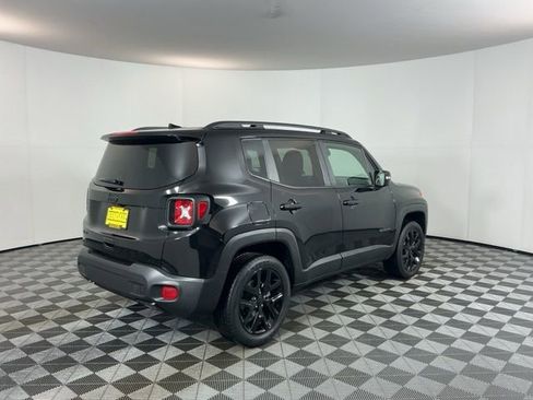 Used 2022 Jeep Renegade Altitude image 5