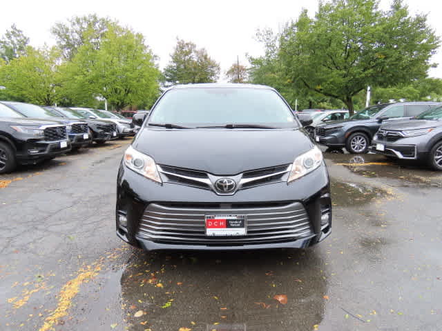 Used 2019 Toyota Sienna XLE Premium FWD image 6