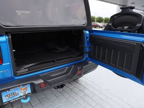 Used 2024 Jeep Wrangler Unlimited Sahara w/ Safety Group AWD/4WD image 8