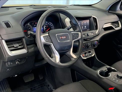 Used 2023 GMC Terrain SLE w/ Driver Convenience Package image 14