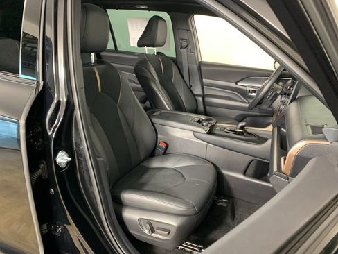 Used 2024 Toyota Grand Highlander MAX Platinum image 41