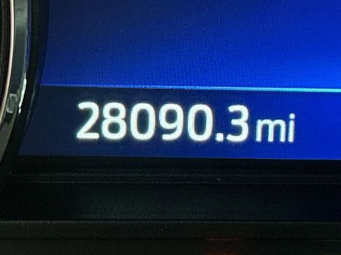 Used 2022 Ford Explorer XLT w/ Equipment Group 202A image 18