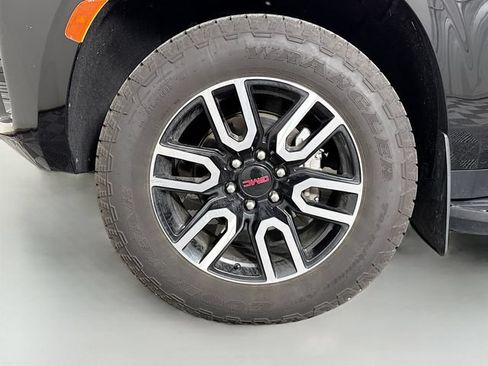 Used 2022 GMC Yukon AT4 AWD/4WD image 33
