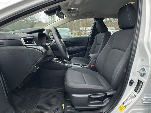 Used 2023 Toyota Corolla LE image 9