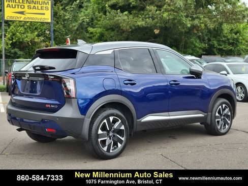 Used 2025 Nissan Kicks SR image 5