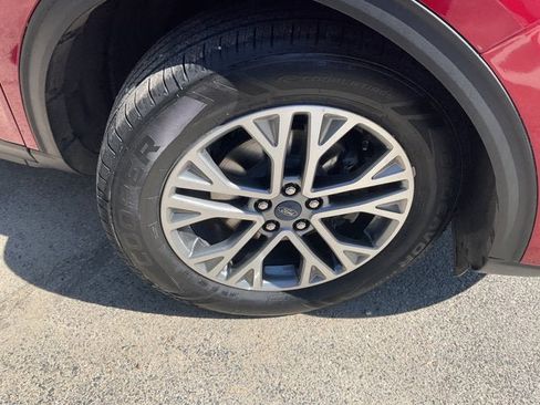 Certified 2022 Ford Escape SEL image 30