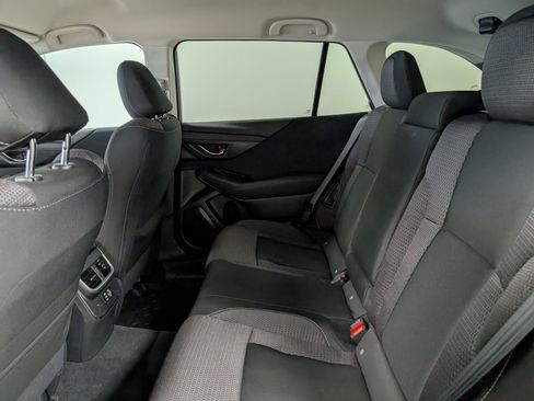 Used 2025 Subaru Outback Premium image 4