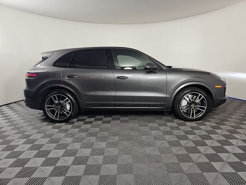 Used 2020 Porsche Cayenne Turbo image 7