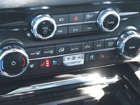 New 2026 Ford F250 Lariat w/ Black Appearance Package image 29