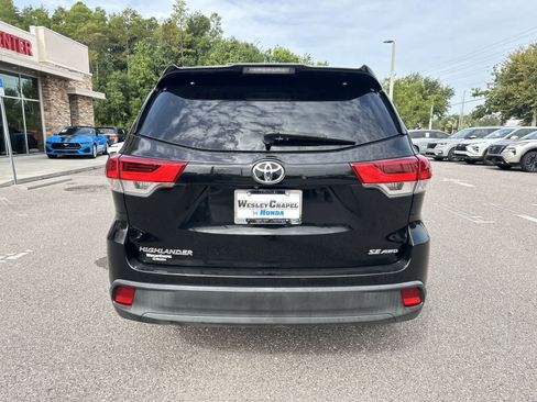 Used 2018 Toyota Highlander SE AWD/4WD image 5