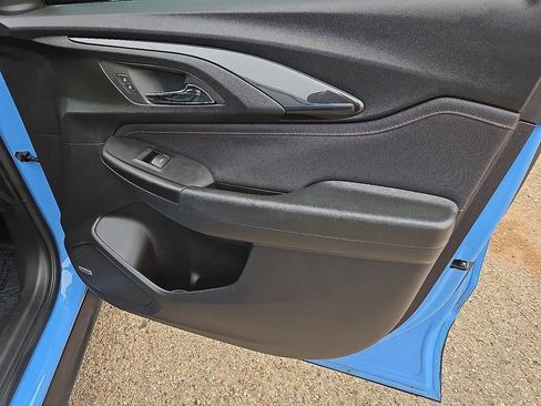 Used 2023 Chevrolet TrailBlazer RS w/ Sun and Liftgate Package image 14