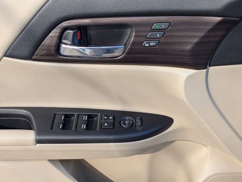 Used 2016 Honda Accord EX-L image 12