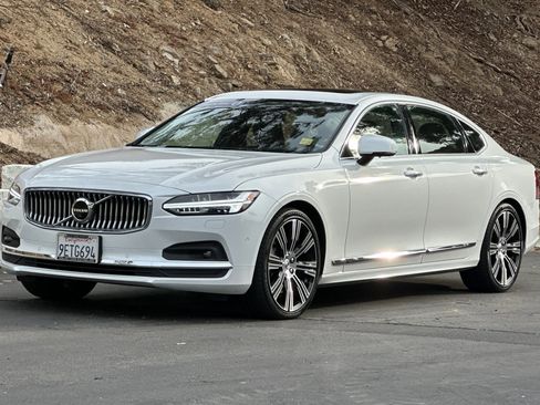 Certified 2023 Volvo S90 B6 Plus w/ Protection Package Premier image 9