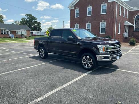 Used 2018 Ford F150 XLT w/ Trailer Tow Package AWD/4WD image 2