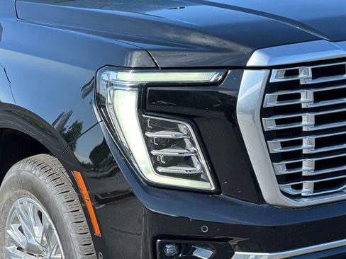 Used 2025 GMC Yukon Denali AWD/4WD image 45