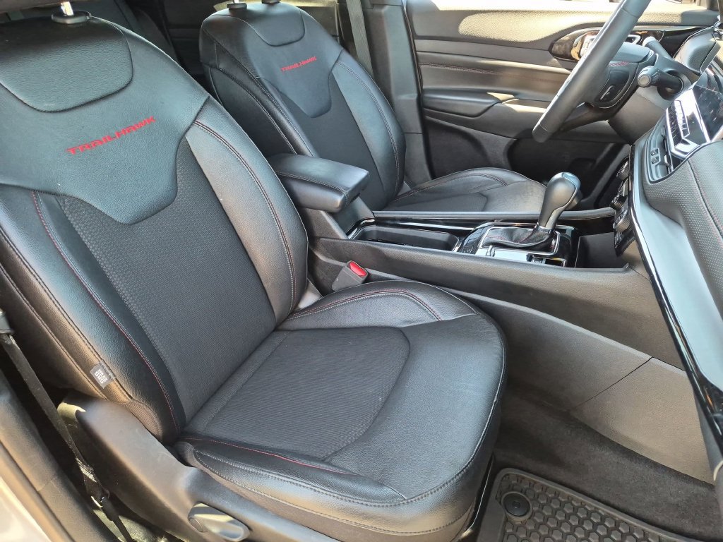 Used 2024 Jeep Compass Trailhawk AWD/4WD image 32