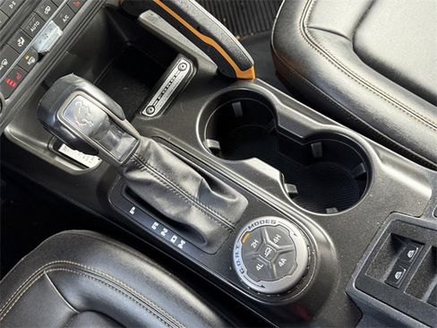 Used 2021 Ford Bronco Badlands image 13