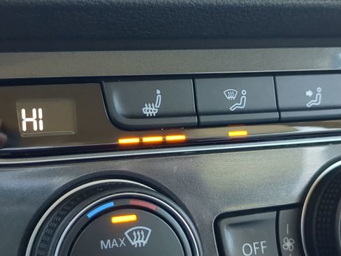 Used 2021 Volkswagen Tiguan SE image 20