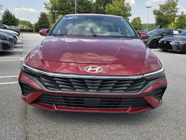 Used 2025 Hyundai Elantra SEL FWD image 3