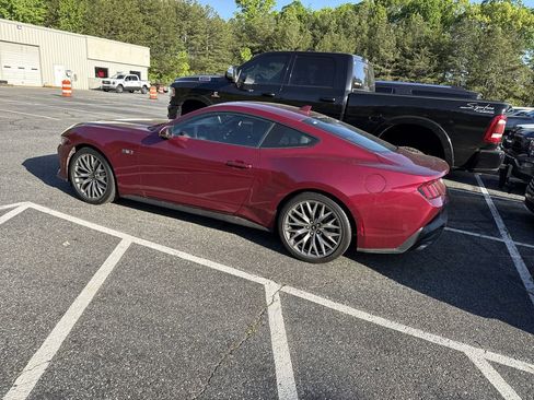 Used 2025 Ford Mustang GT Premium image 14