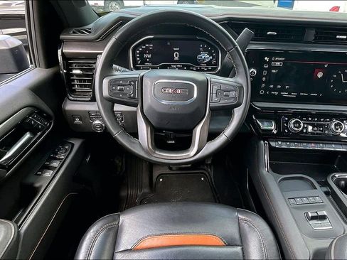 Used 2025 GMC Sierra 2500 AT4 w/ AT4 Premium Plus Package AWD/4WD image 9