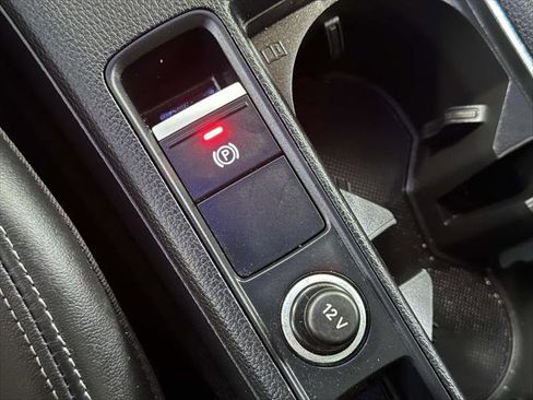 Used 2024 Audi Q3 2.0T Premium image 36