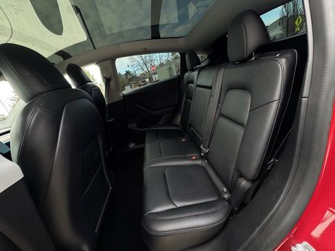 Used 2022 Tesla Model Y Performance image 28