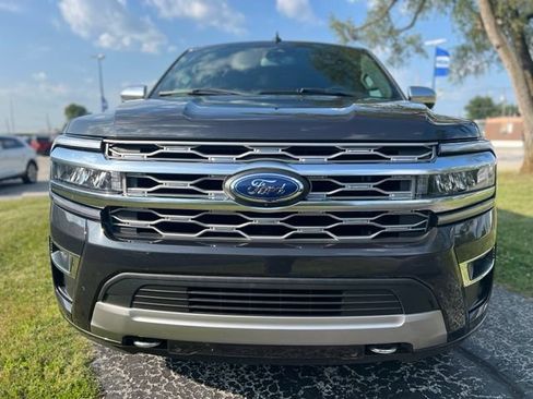 Used 2023 Ford Expedition Max Platinum AWD/4WD image 3