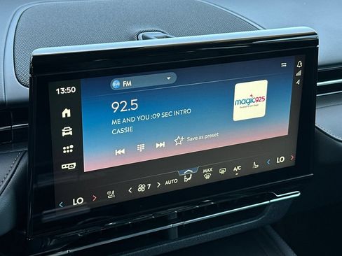 New 2026 Lincoln Nautilus Premier AWD/4WD image 17