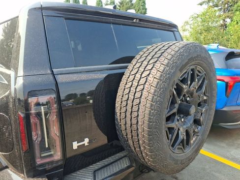 Used 2025 GMC Hummer EV 2X w/ LPO, Cargo Utility Package AWD/4WD image 9