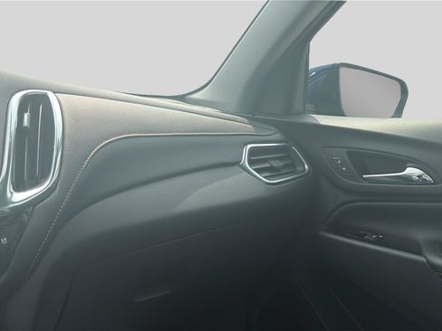 Used 2023 Chevrolet Equinox Premier AWD/4WD image 11