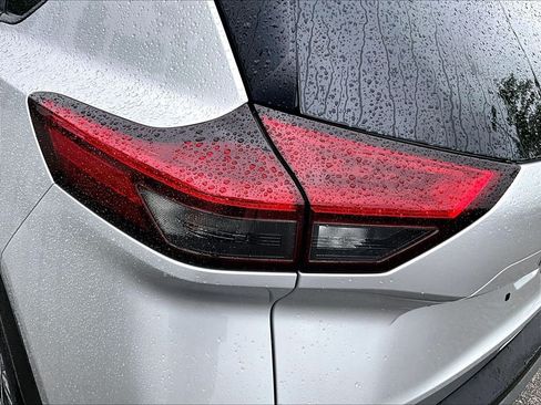 Used 2023 Nissan Rogue SV AWD/4WD image 32