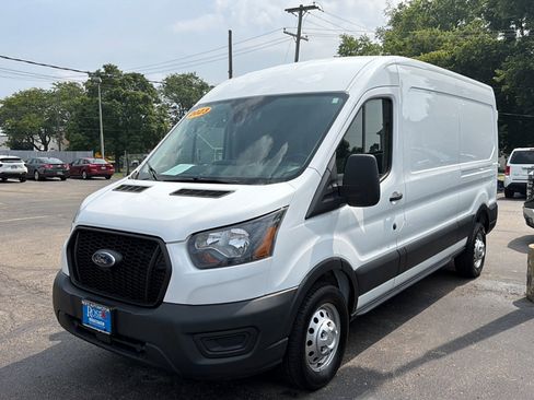 Used 2023 Ford Transit 250 Medium Roof AWD image 3