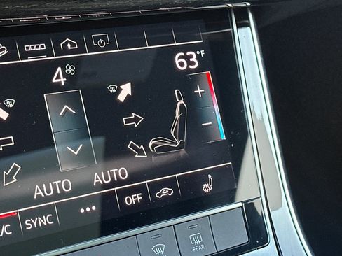 Used 2021 Audi Q7 3.0T Premium image 31