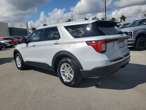 Used 2026 Ford Explorer Active image 7