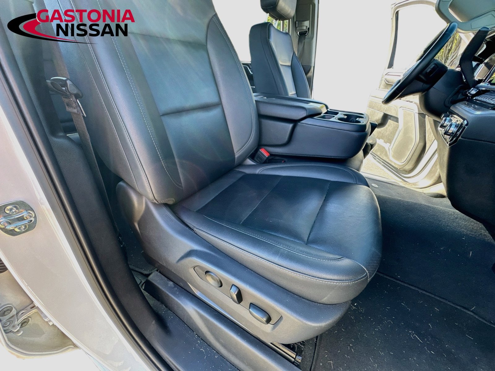 Used 2025 GMC Sierra 1500 SLT AWD/4WD image 37